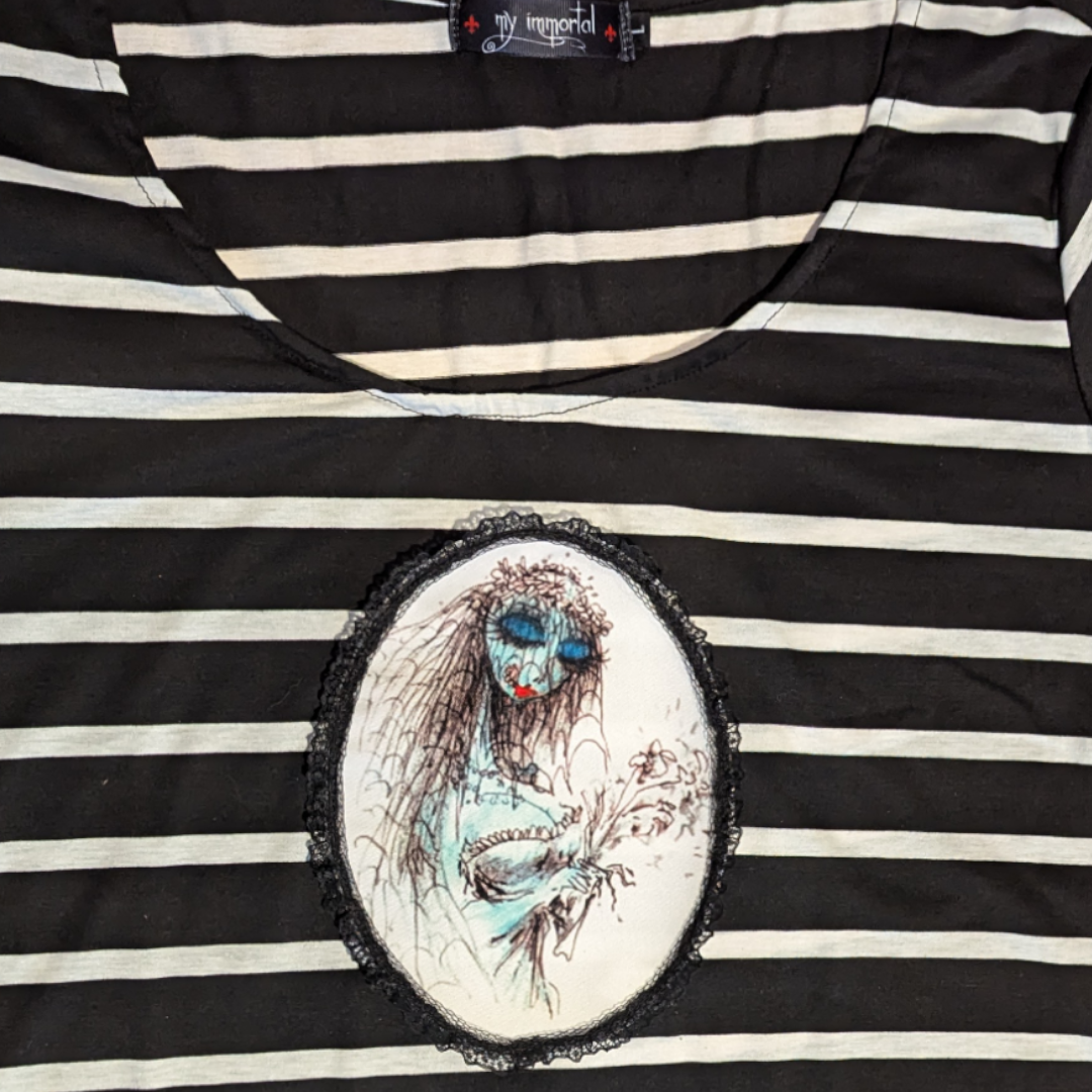 Vestido rayado con tajos