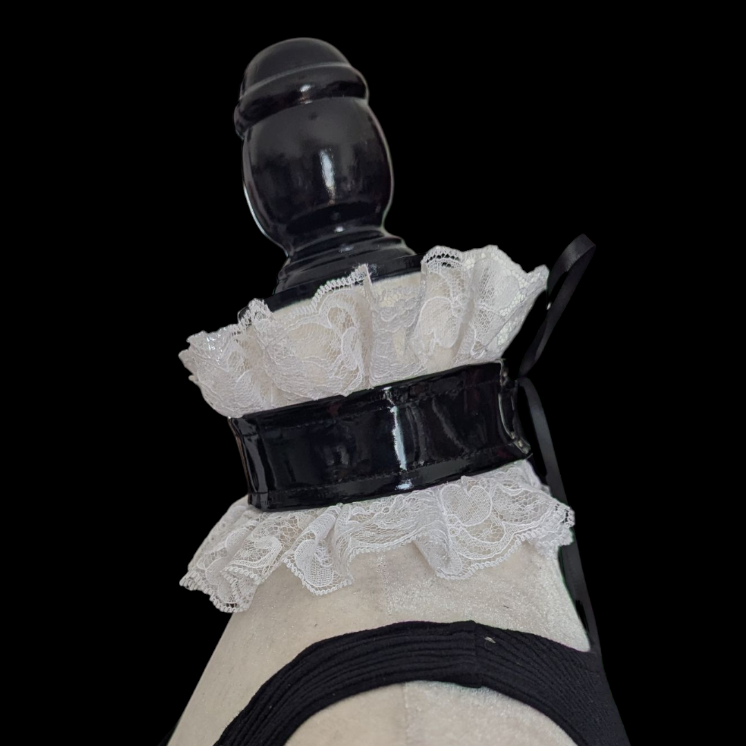 Choker estilo gorguera símil charol