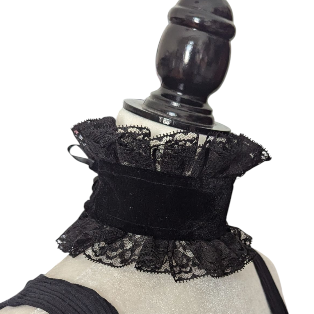 Choker estilo gorguera símil terciopelo