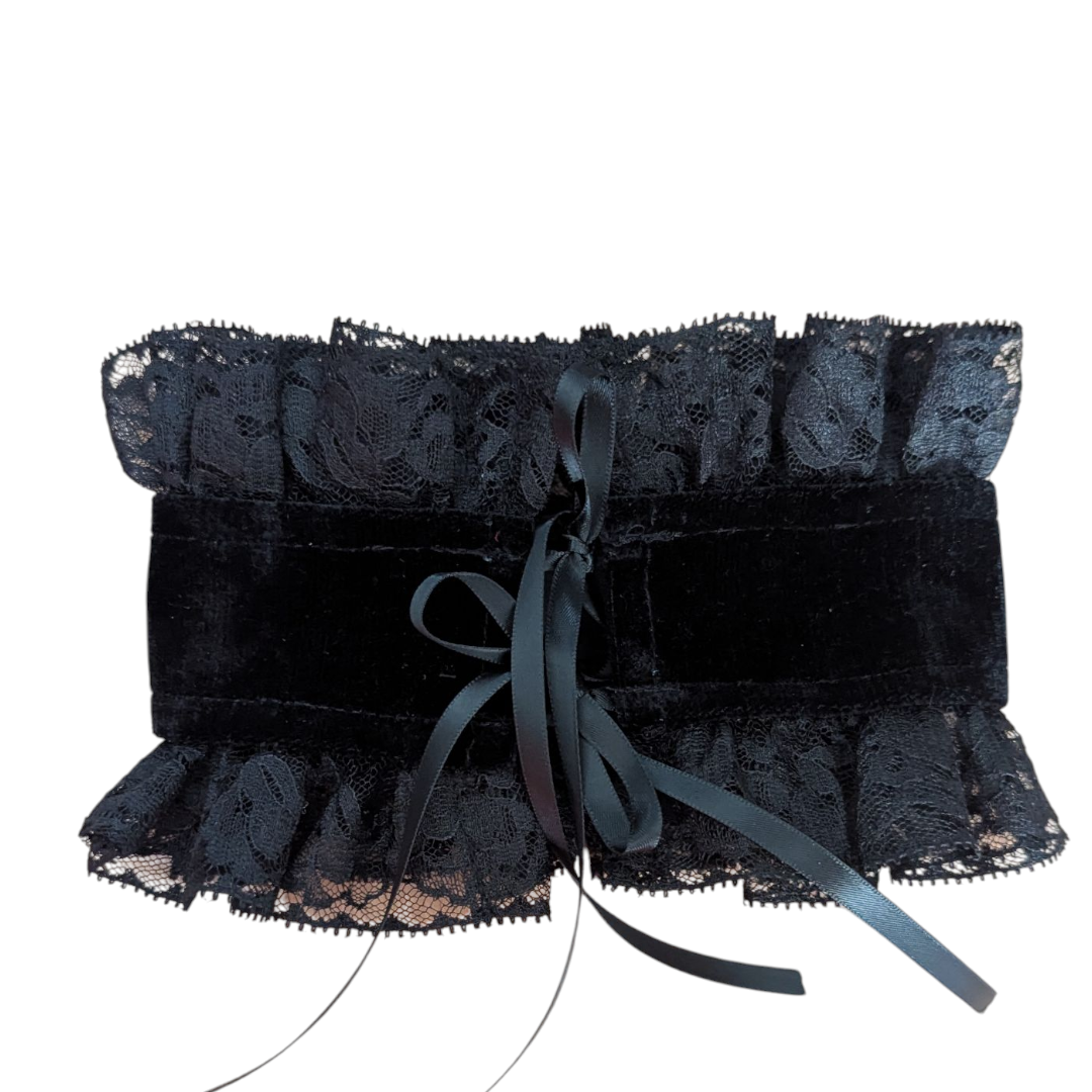 Choker estilo gorguera símil terciopelo