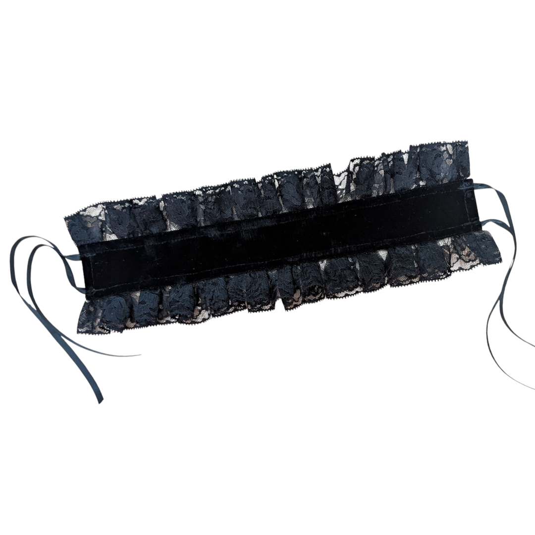 Choker estilo gorguera símil terciopelo