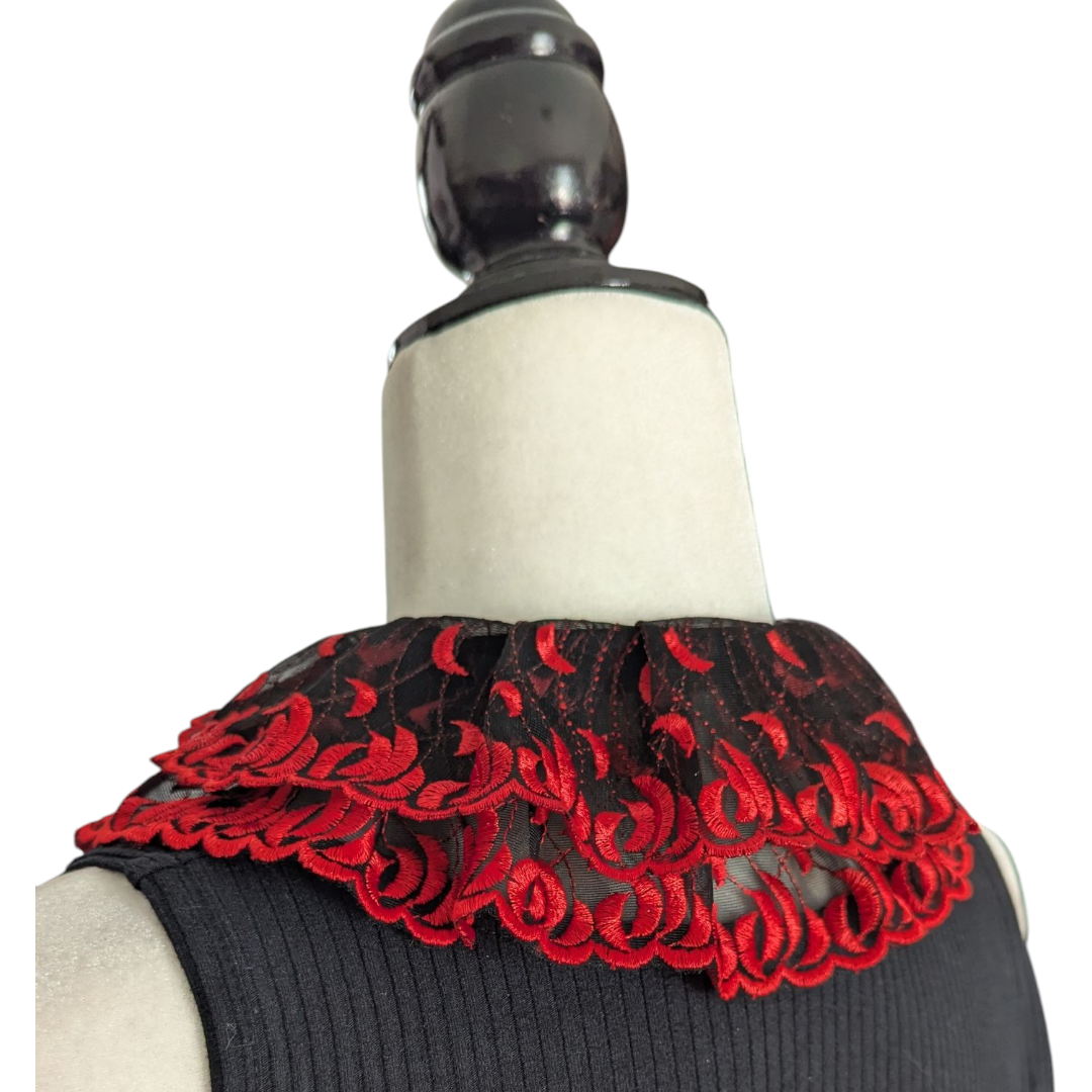 Choker estilo gorguera de encaje