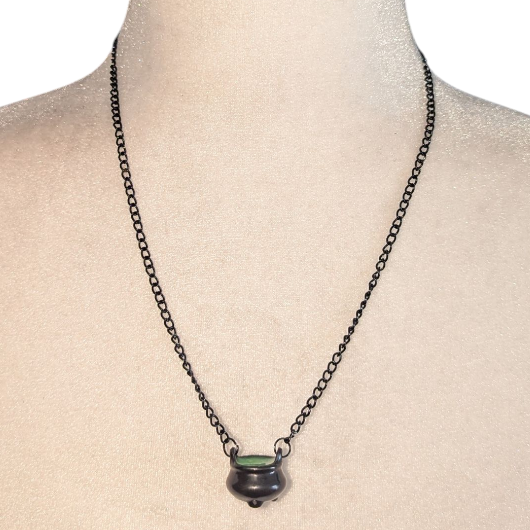 Collar Caldero con brebaje