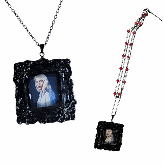 Collar cuadro Lady Gaga como Rosaline Rotwood
