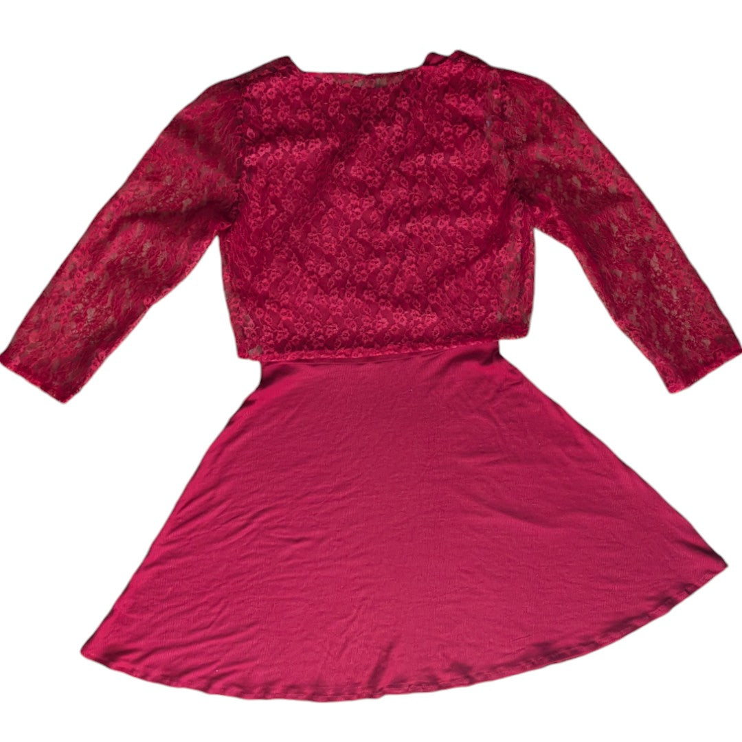 Conjunto Camiseta de encaje y Vestido rojos