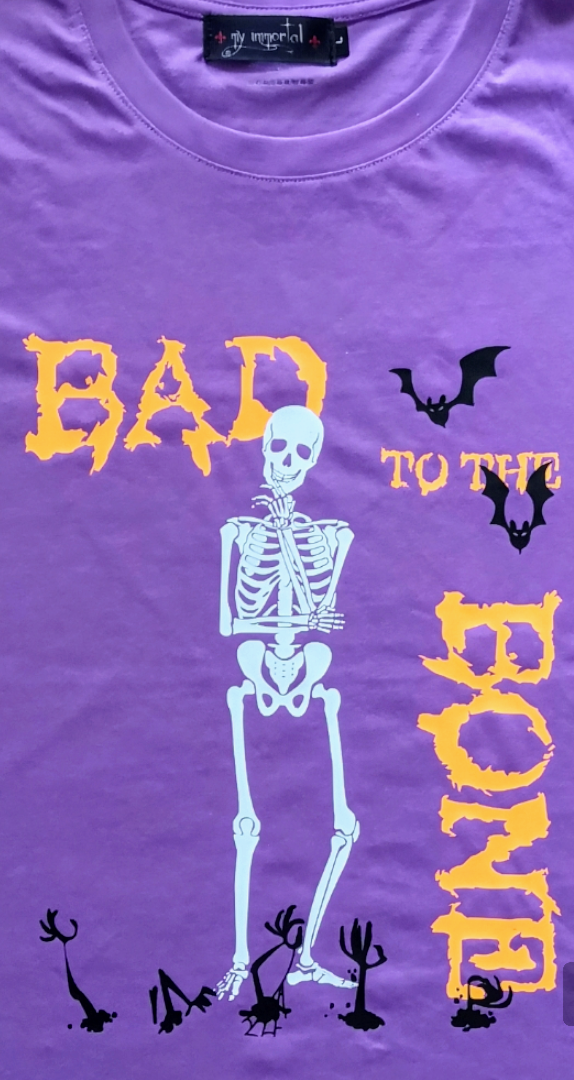 Camiseta lila Bad to the Bone