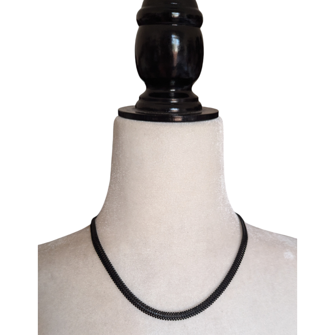 Collar Negro Chato Goth