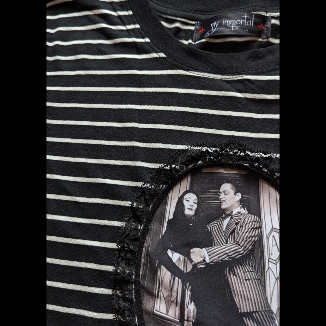 Camiseta a rayas La Familia Addams