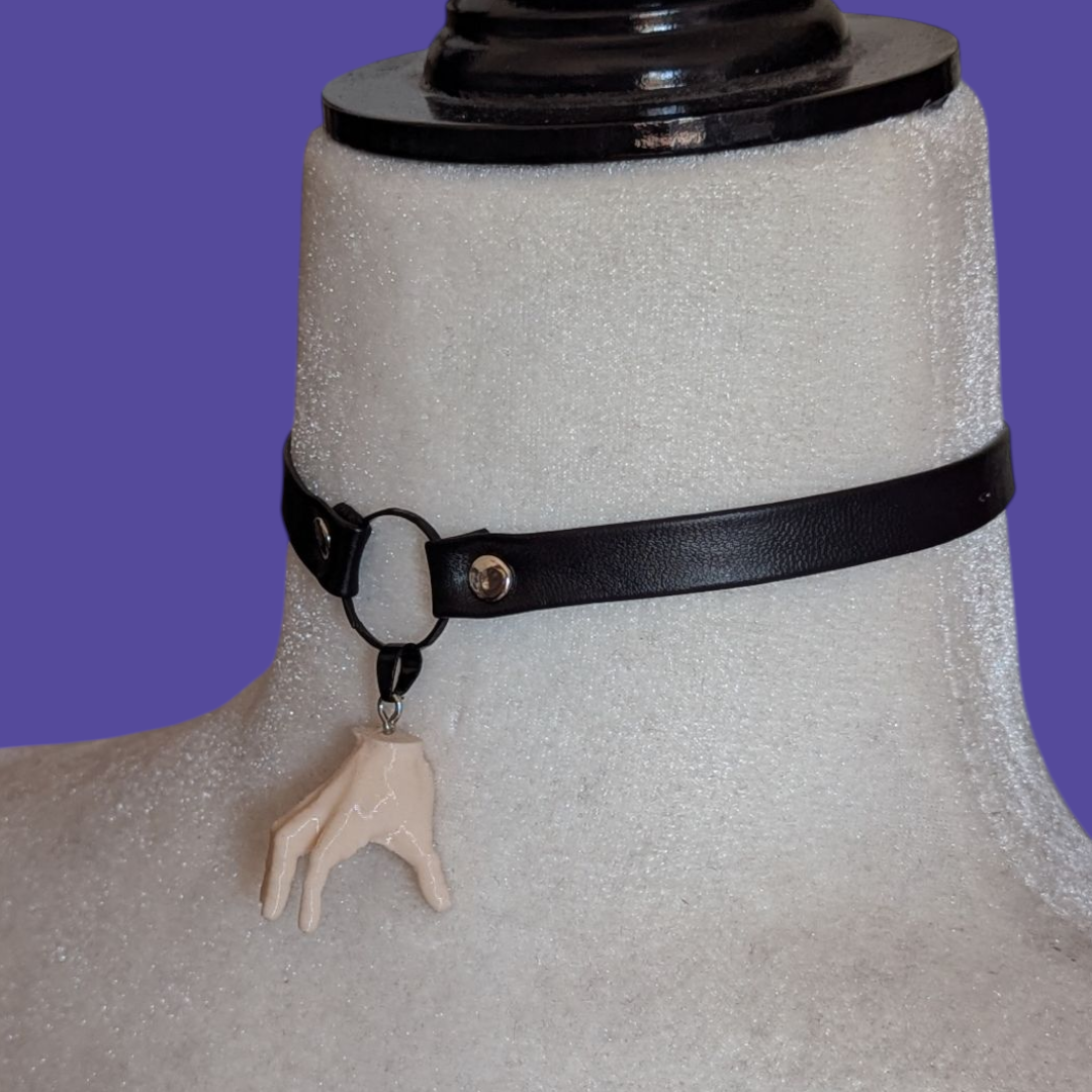 Collar Cosa Addams ó pendientes