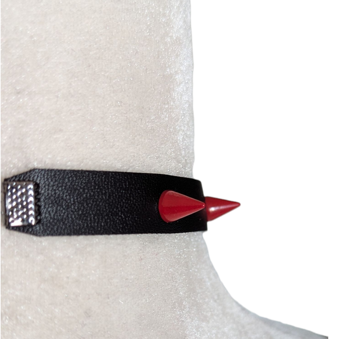 Choker picas roja de metal