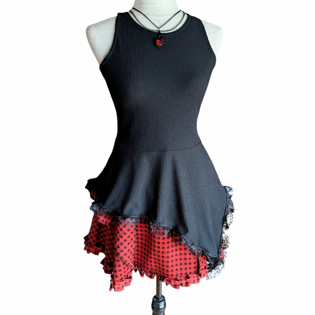 Conjunto falda, camiseta + collar