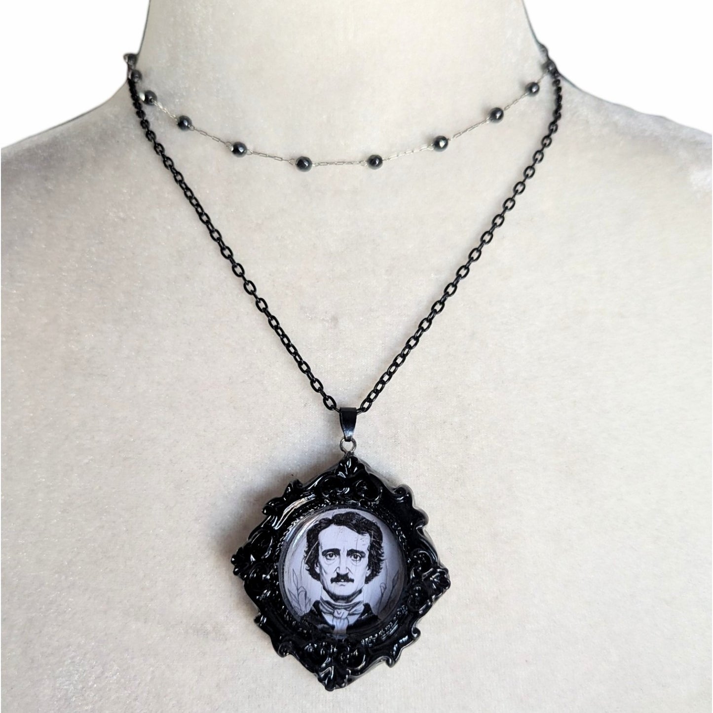 Collar cuadro Edgar A. Poe