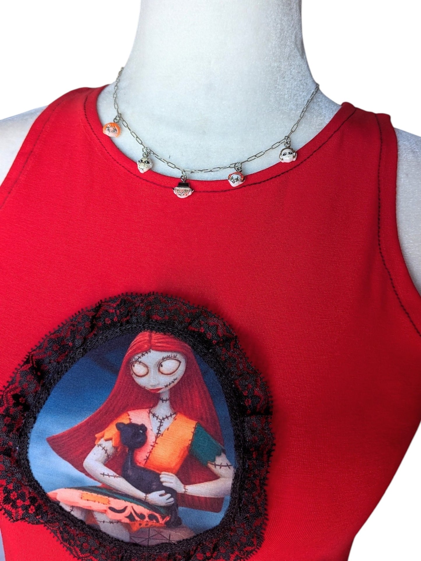 Conjunto Sally camiseta , falda y collar