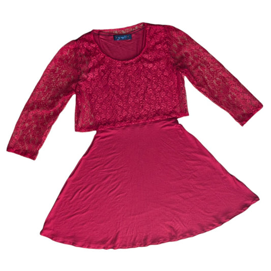 Conjunto Camiseta de encaje y Vestido rojos